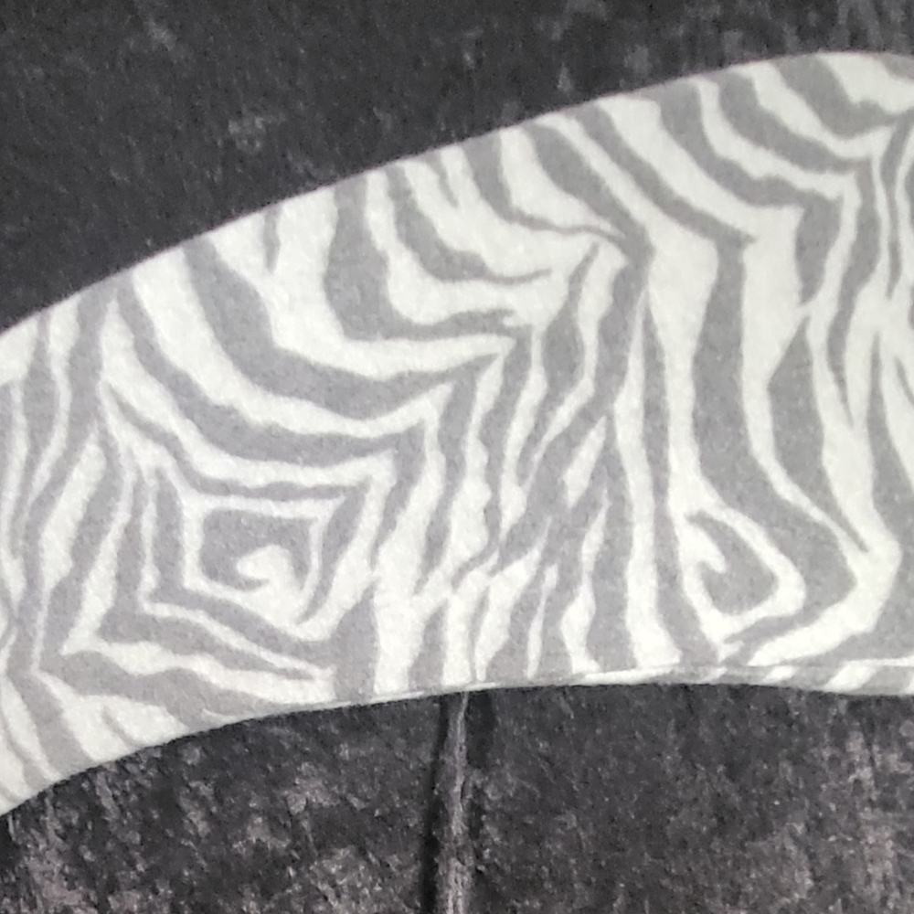 Antistar Zebra Print Pullover Sweater Size Large NWT - Picture 5 of 5